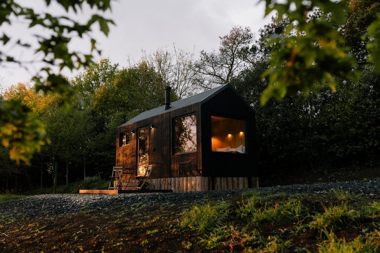 Unyoked off grid cabin in Suffolk, England